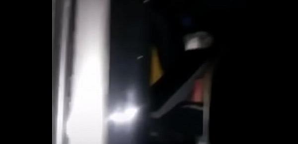 Venezolana cachada follando en un auto por unos dolares